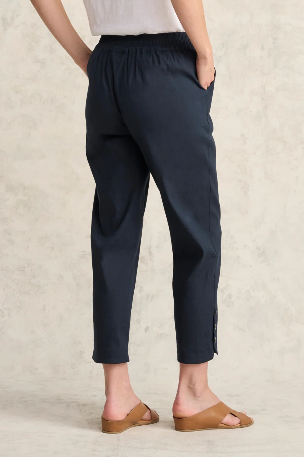 Curved Hem Linen Pant - Ink - Image 5